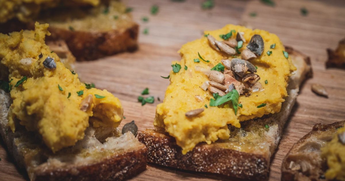 Carrot Houmous | Groobarb's Wild Farm