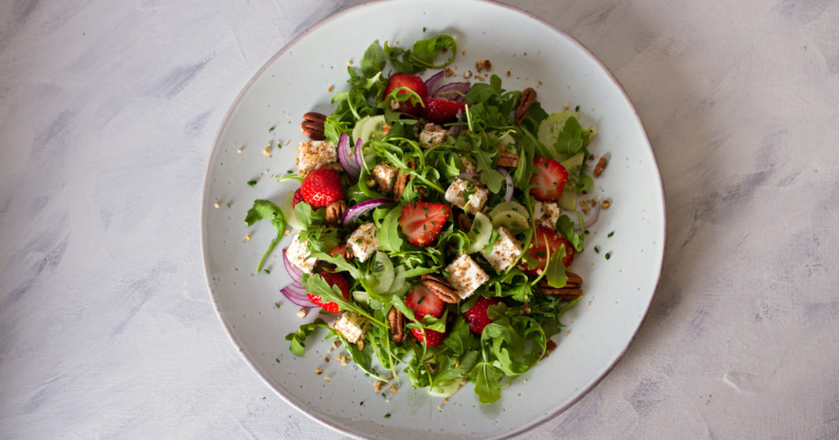 Strawberry and Spinach Salad | Groobarb's Wild Farm