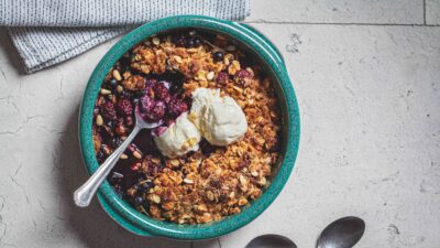 Blackberry crumble