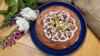 Lemon and Elderflower Drizzle Cake copy