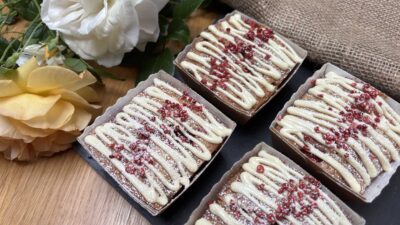 Raspberry and Rhubarb White Chocolate Blondies 4 pack copy