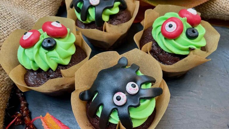 Halloween Love Buns 4