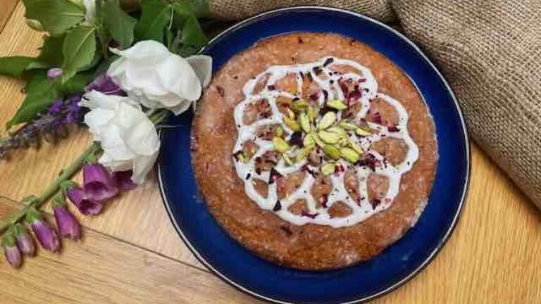 Lemon and Elderflower Drizzle Cake copy