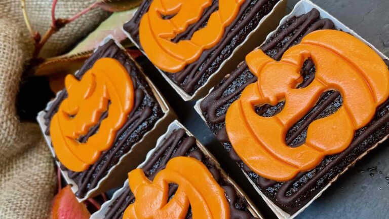 Orange Pumpkin Cakes copy